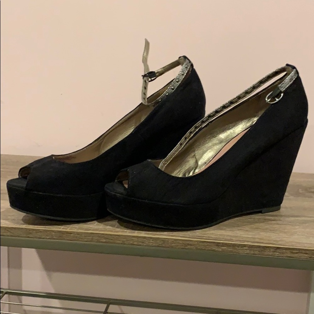 Never worn platform wedges super cute and sexy